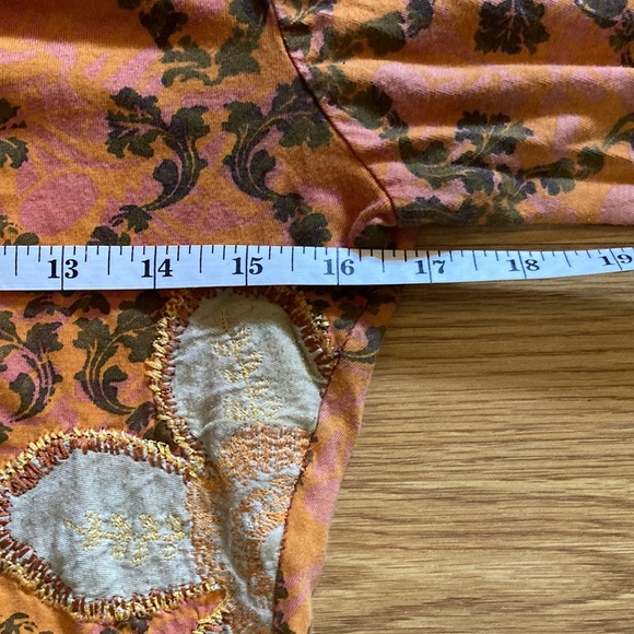 Vintage Inner Child LS tee shirt with embroidered flowers - Picture 5 of 8